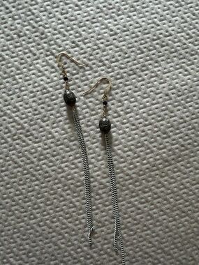 Silver Chain Tassel Drop Earrings with Darkened Pearls